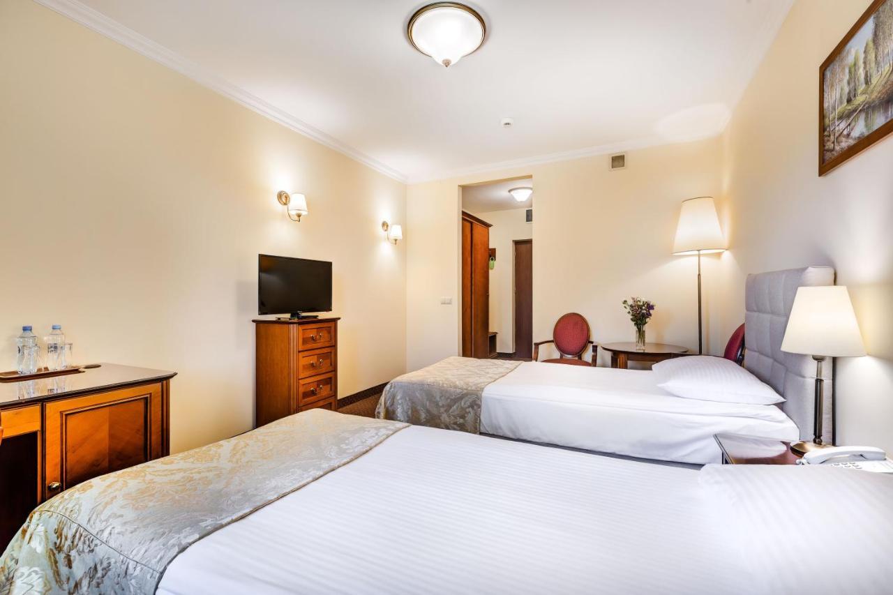 Hotel Pan Tadeusz Serock Dış mekan fotoğraf